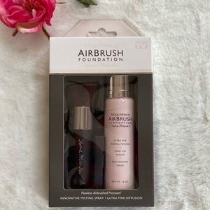 New with tags MAGIC MINERAL AIRBRUSH FOUNDATION With Kabuki Brush to buff, blend
